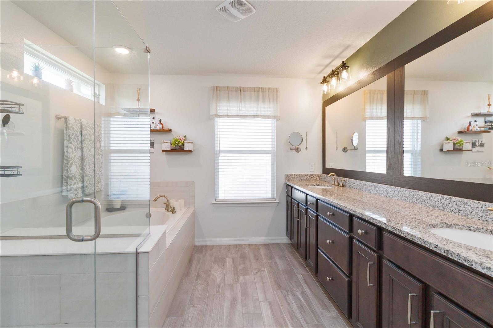 LIVE OAK LAKE PH 1 - Residential