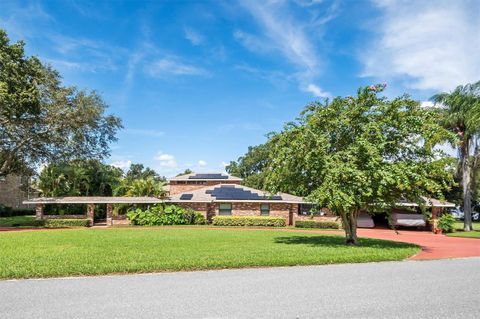 A home in WINTER HAVEN