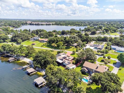 A home in WINTER HAVEN