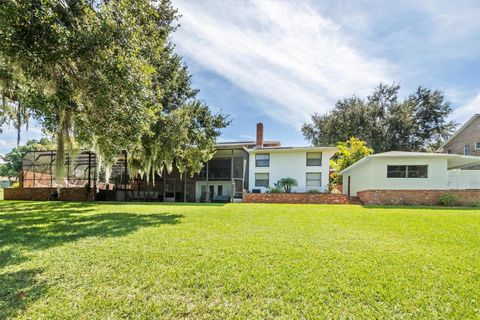 A home in WINTER HAVEN