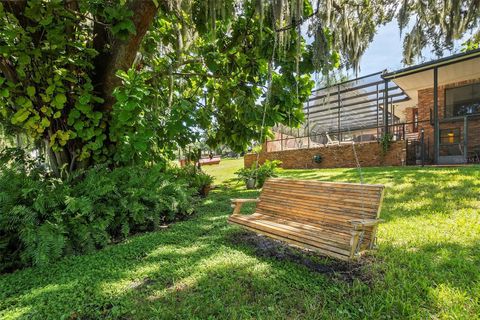 A home in WINTER HAVEN