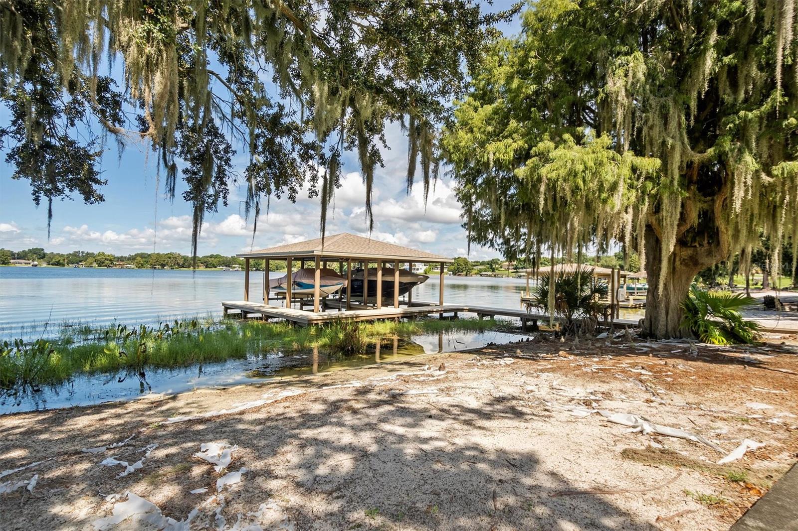121 E LAKE SUMMIT DRIVE
