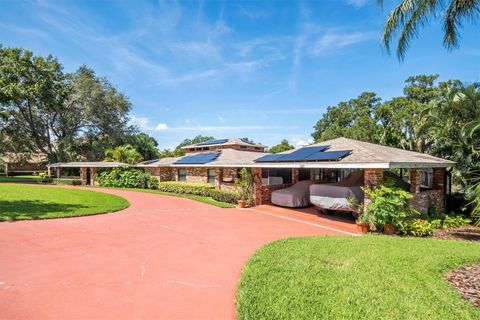 A home in WINTER HAVEN