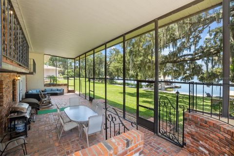 A home in WINTER HAVEN