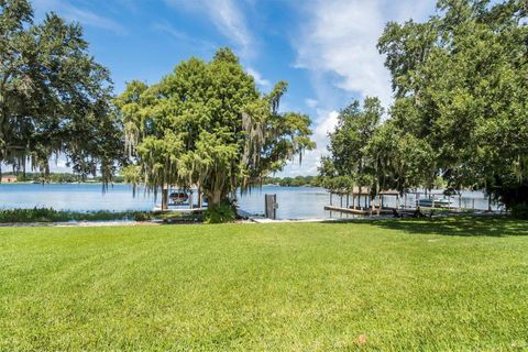 A home in WINTER HAVEN