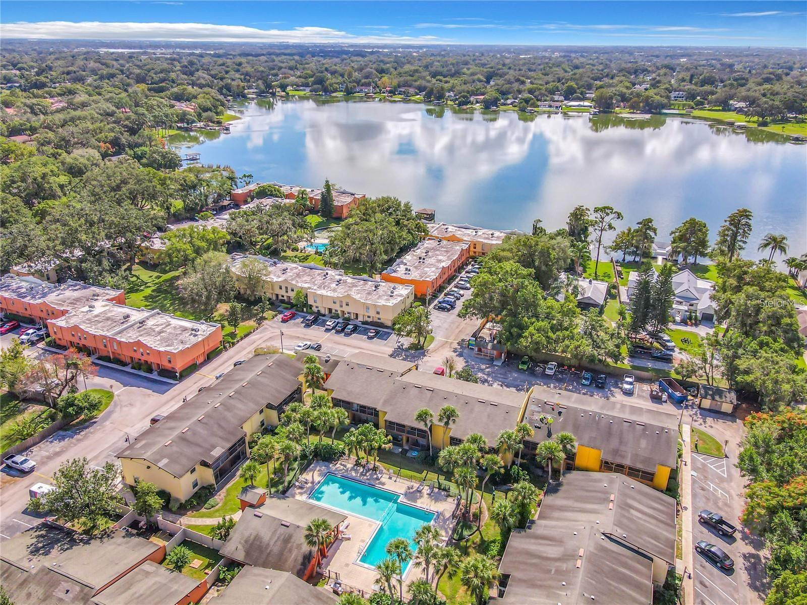 LA COSTA BRAVA LAKESIDE - Residential