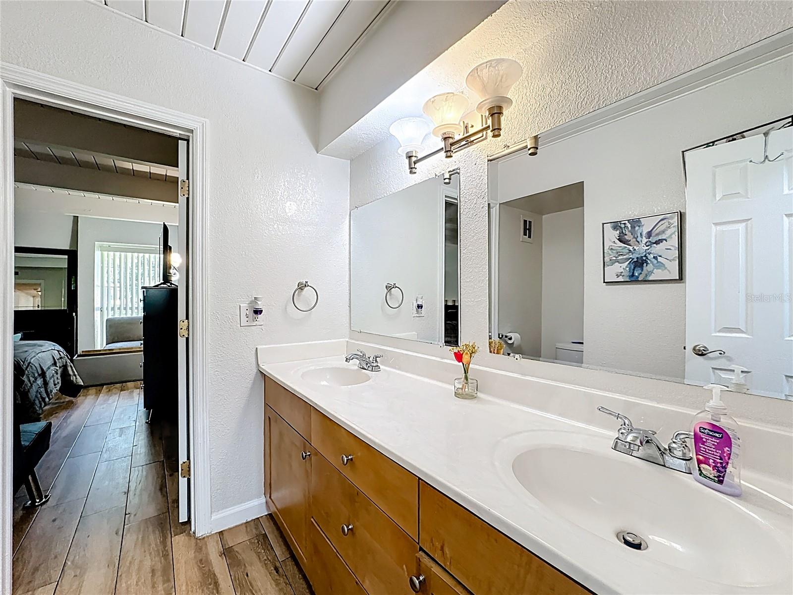 LA COSTA BRAVA LAKESIDE - Residential