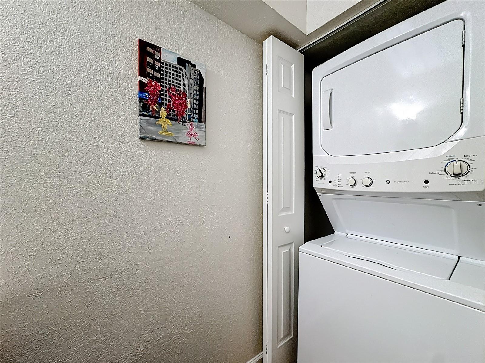 LA COSTA BRAVA LAKESIDE - Residential