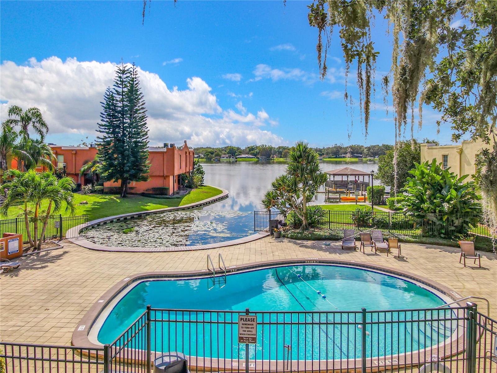 LA COSTA BRAVA LAKESIDE - Residential