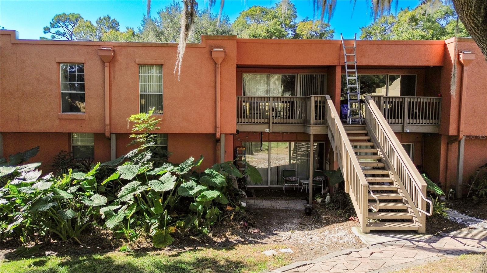 LA COSTA BRAVA LAKESIDE - Residential