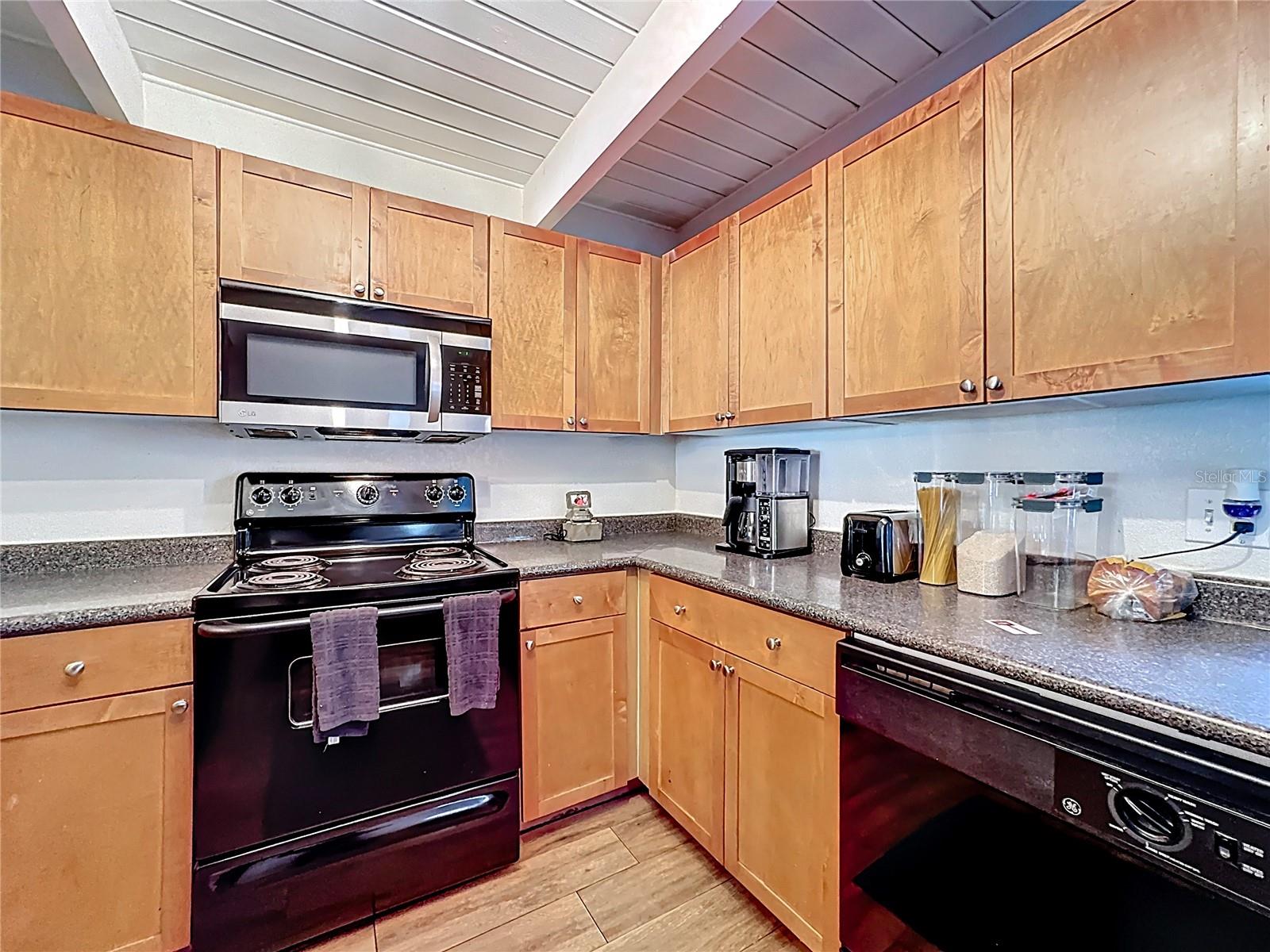 LA COSTA BRAVA LAKESIDE - Residential