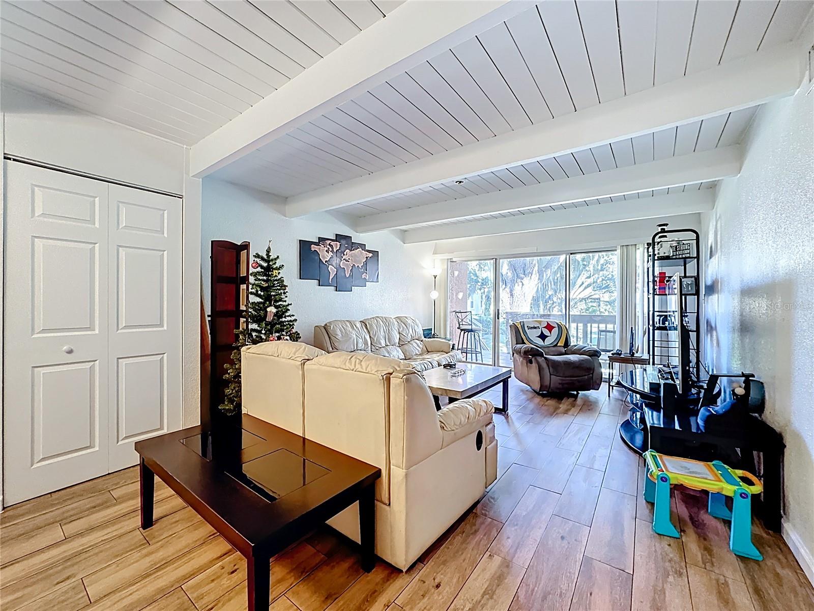 LA COSTA BRAVA LAKESIDE - Residential