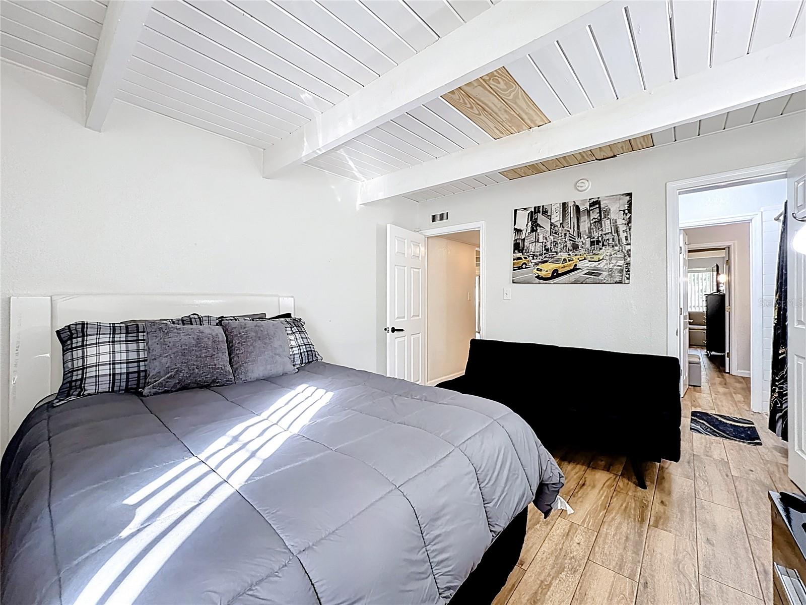 LA COSTA BRAVA LAKESIDE - Residential