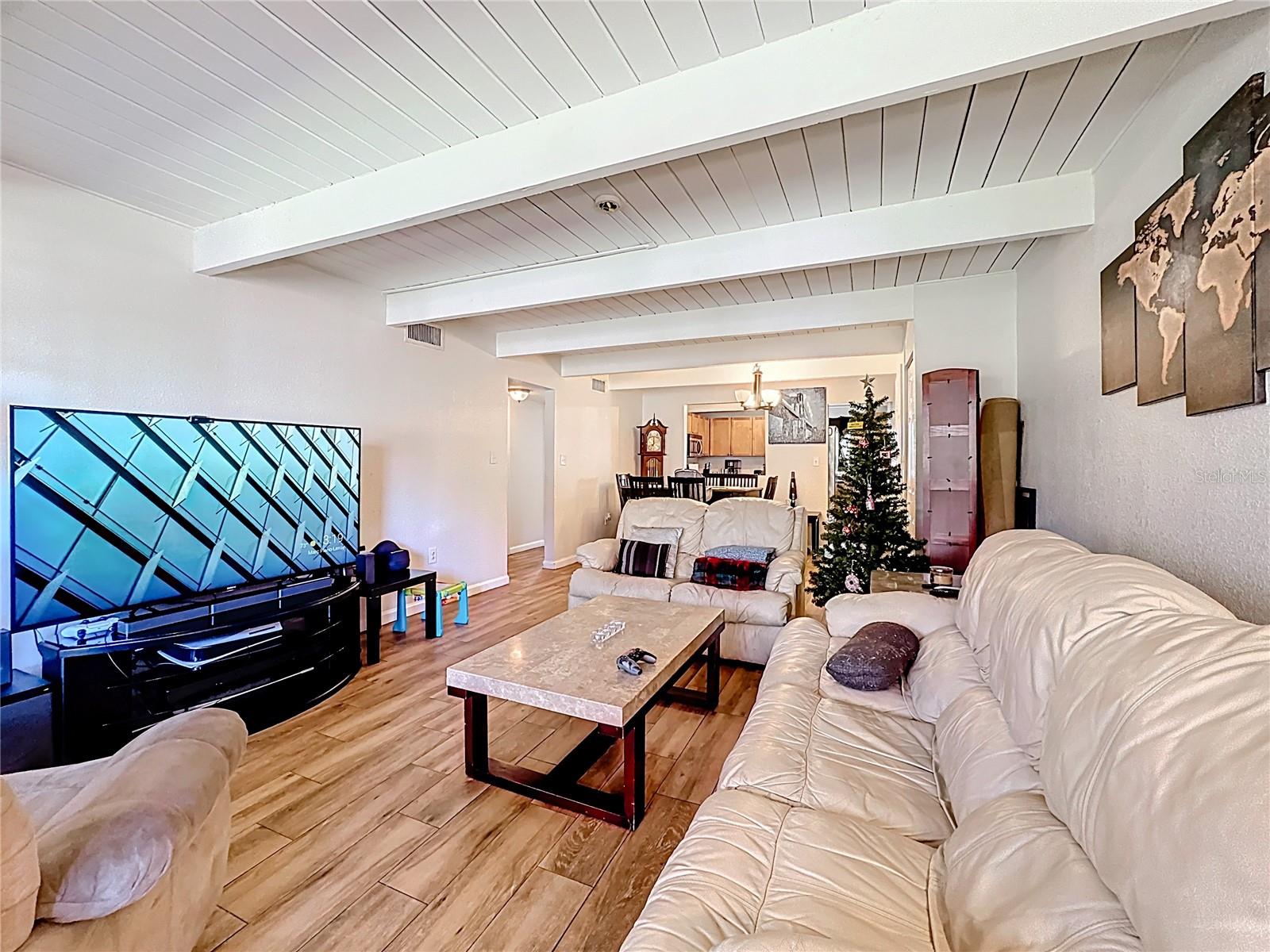 LA COSTA BRAVA LAKESIDE - Residential