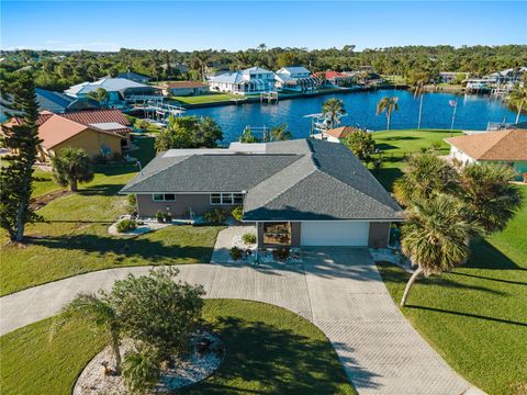 A home in PORT CHARLOTTE