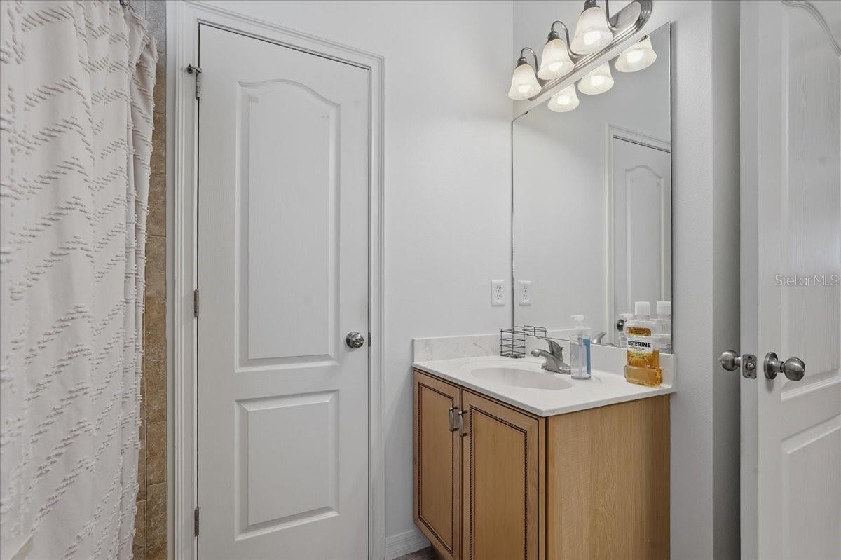 ASHTON OAKS - Residential