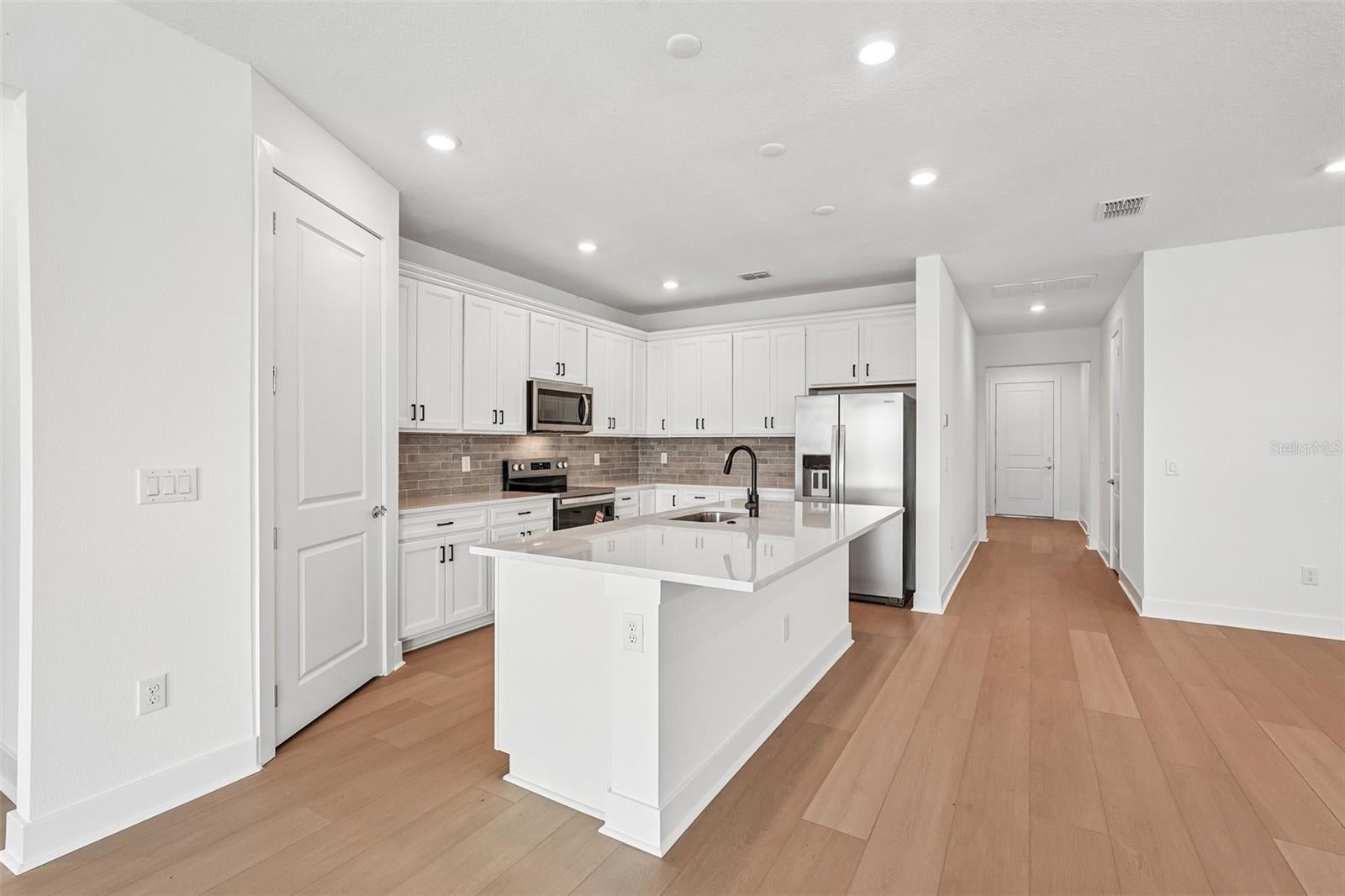 9927 JOHNSON OAKS GLEN