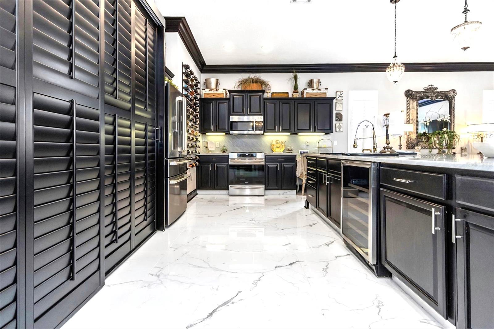 2332 DEKAN LANE