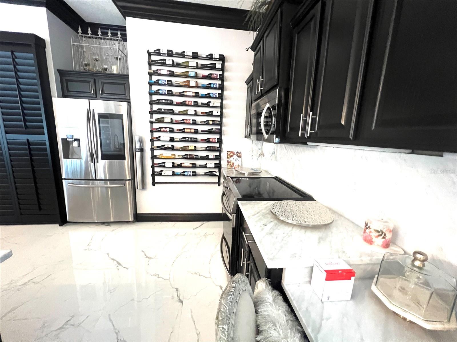 2332 DEKAN LANE