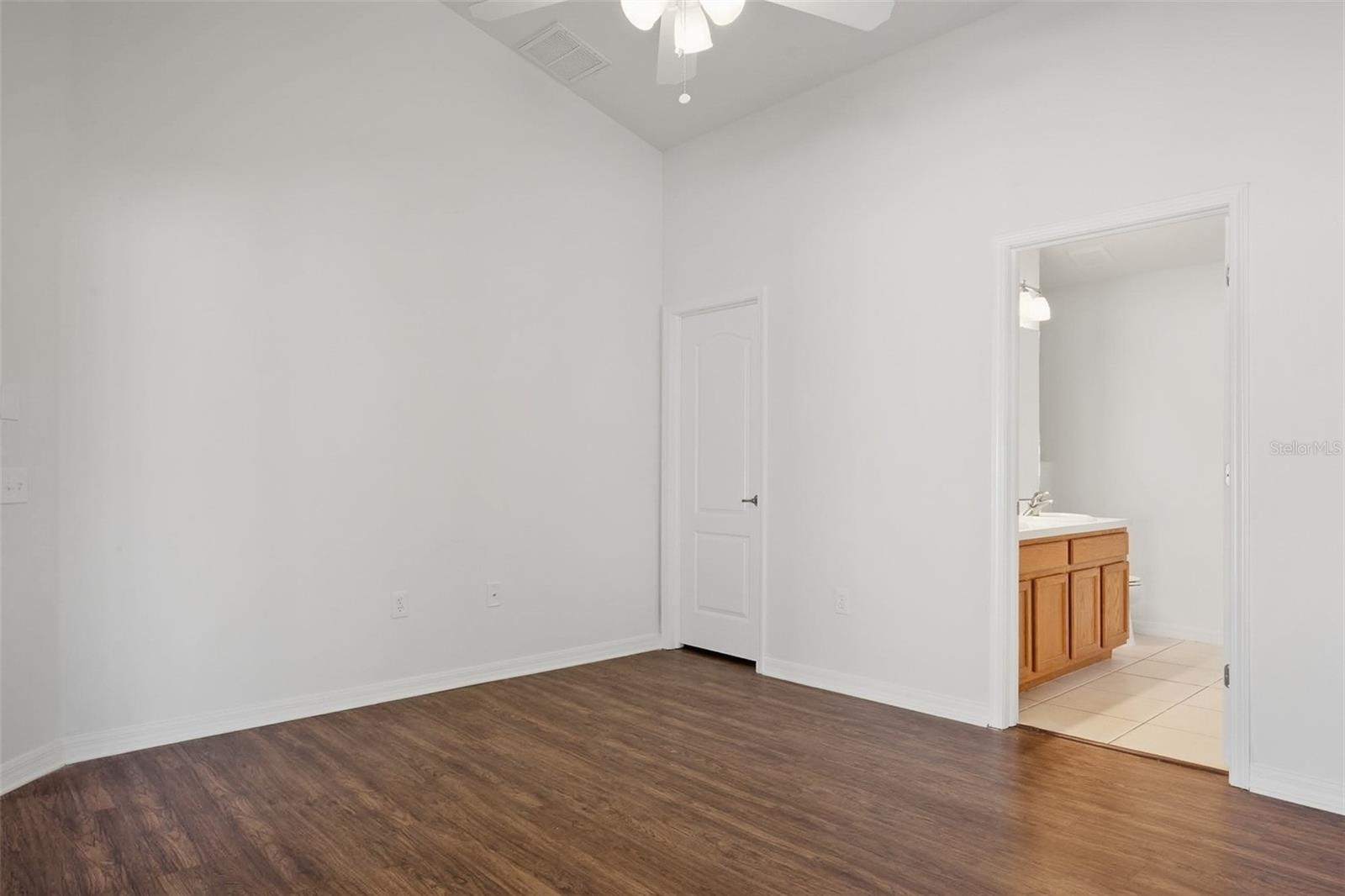 WELLINGTON NORTH AT BAY PARK - Residential