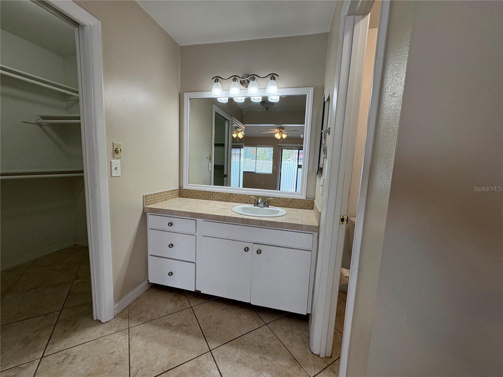HARBOR WOODS - Residential Lease