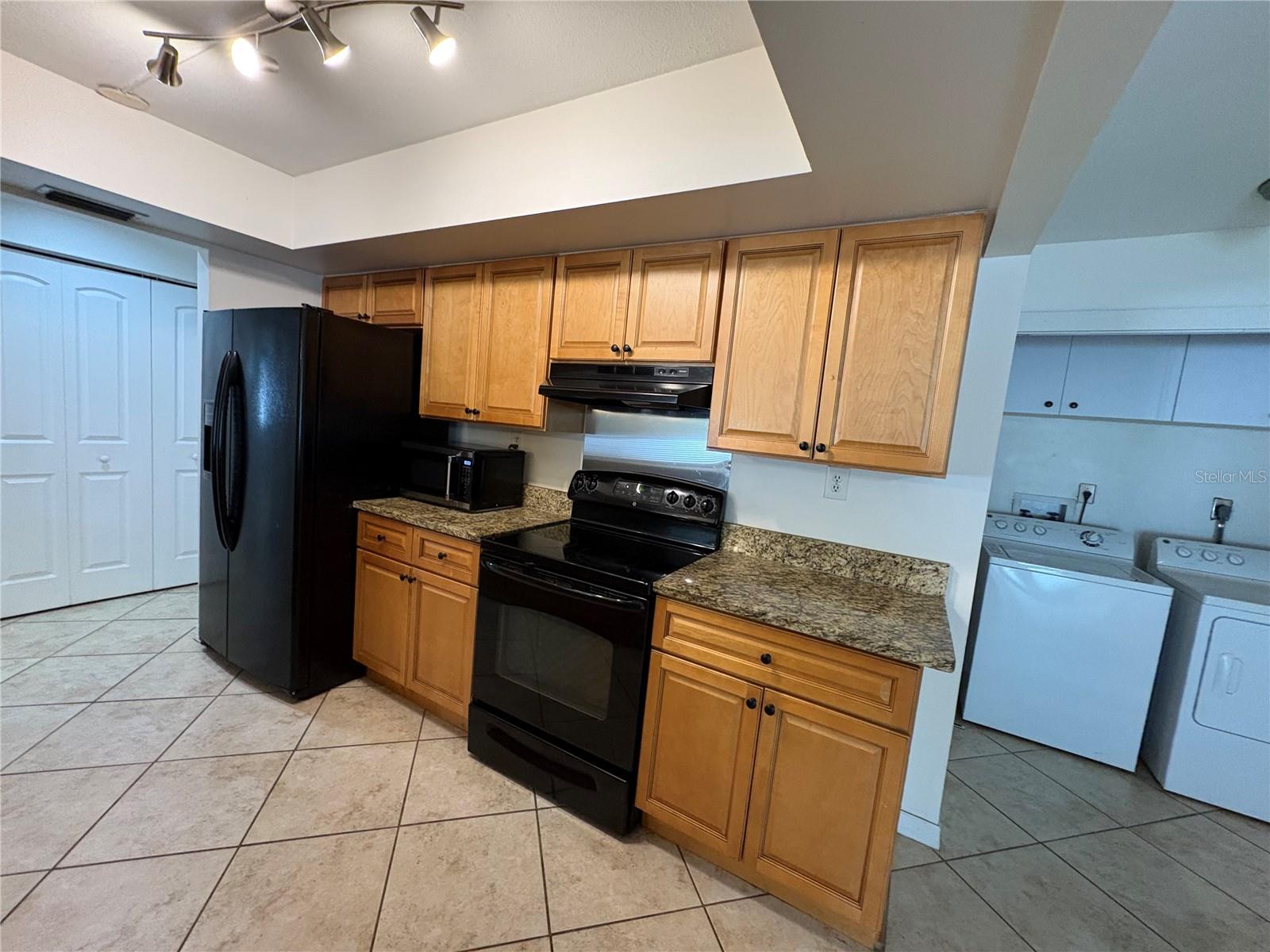 HARBOR WOODS - Residential Lease