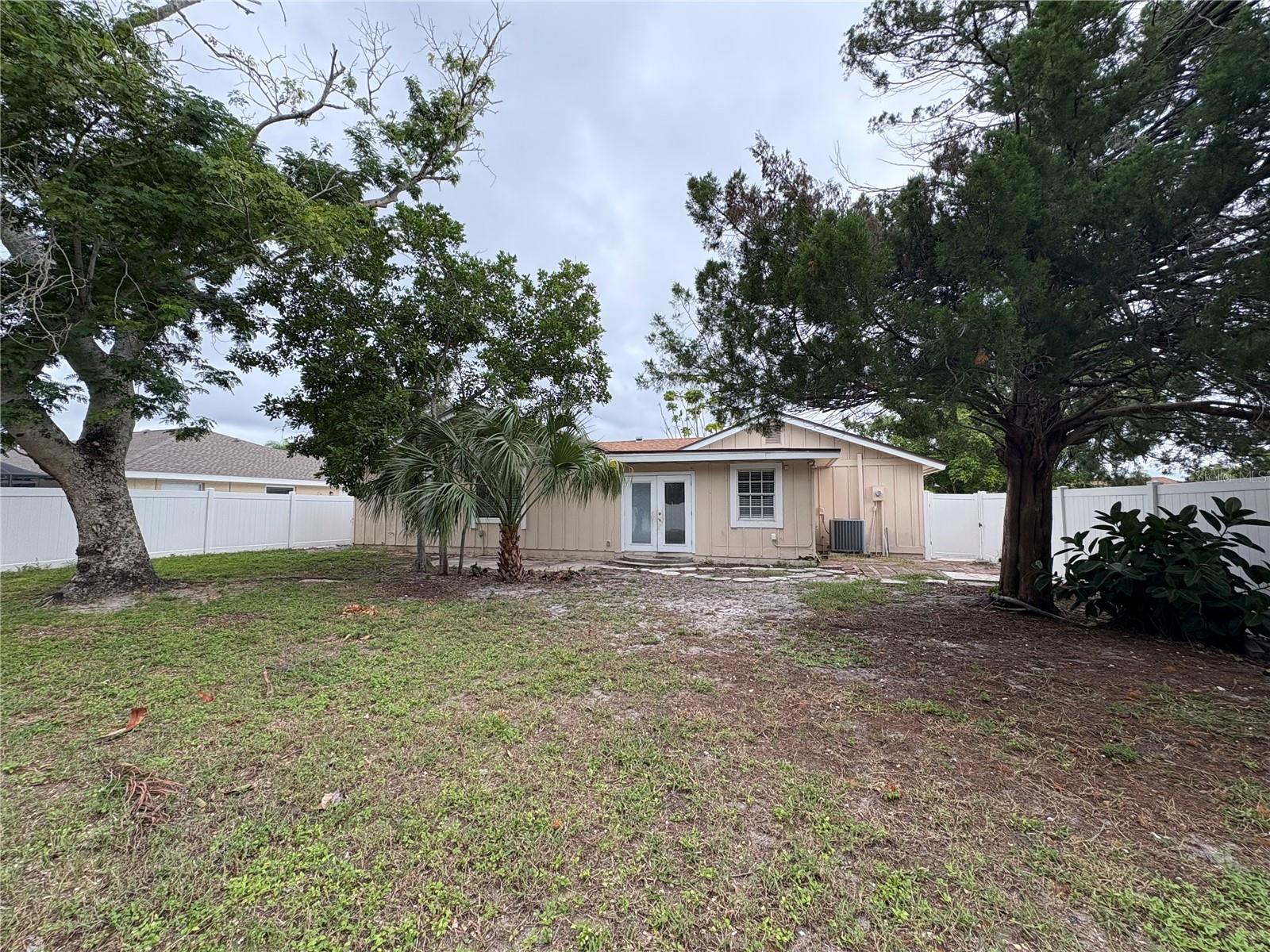 HARBOR WOODS - Residential Lease