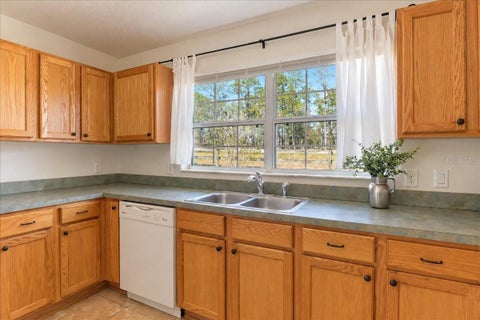 Tiny photo for 12931 SE 21st Place, Morriston, FL 32668 (MLS # GC544296)