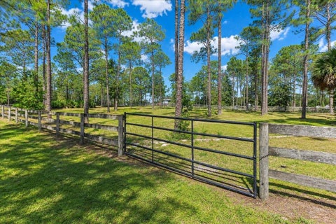 Tiny photo for 12931 SE 21st Place, Morriston, FL 32668 (MLS # GC544296)