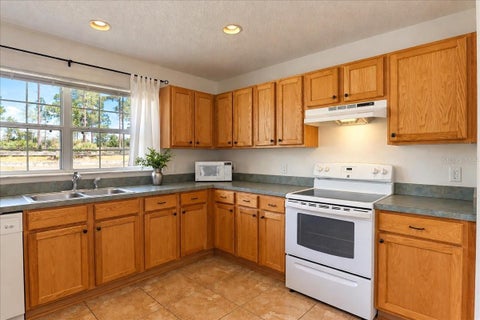 Tiny photo for 12931 SE 21st Place, Morriston, FL 32668 (MLS # GC544296)