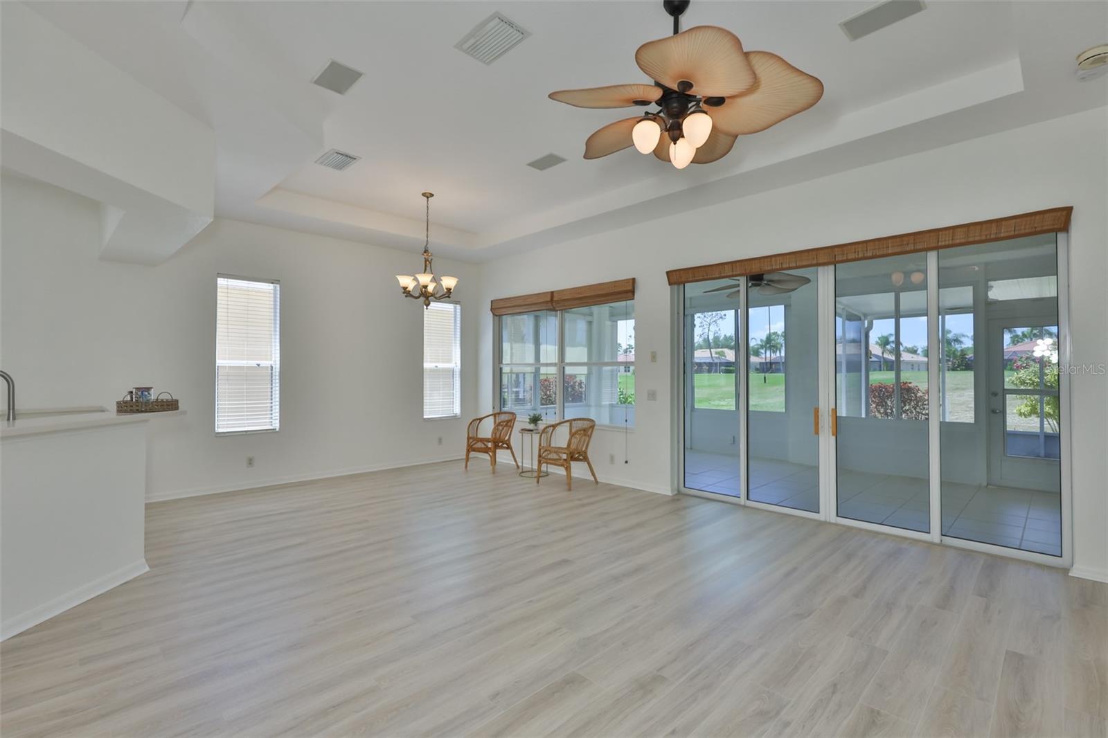 SUN CITY CENTER UNIT 264 PH - Residential