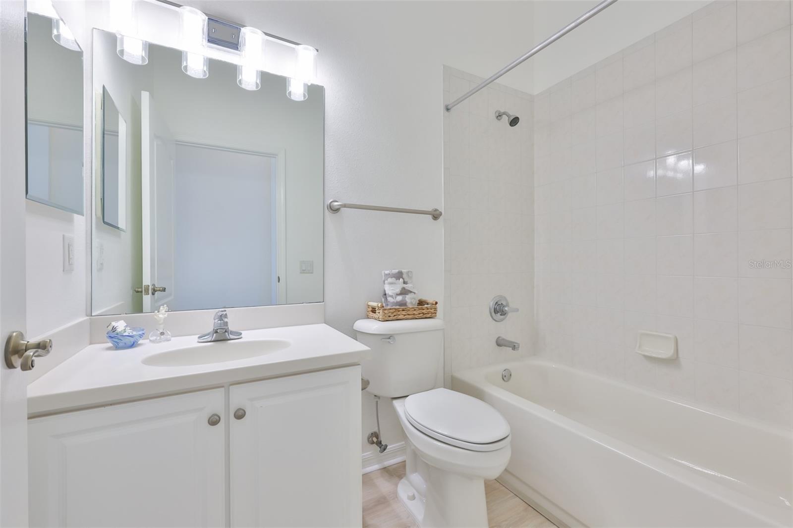 SUN CITY CENTER UNIT 264 PH - Residential