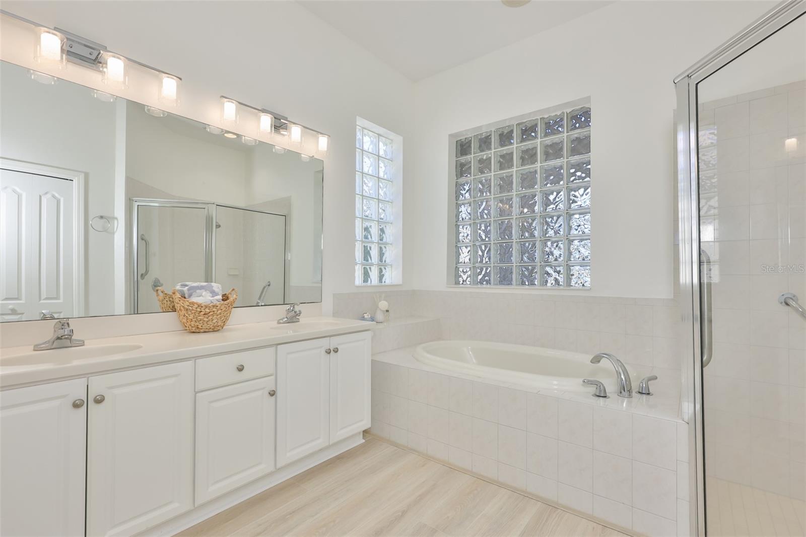SUN CITY CENTER UNIT 264 PH - Residential