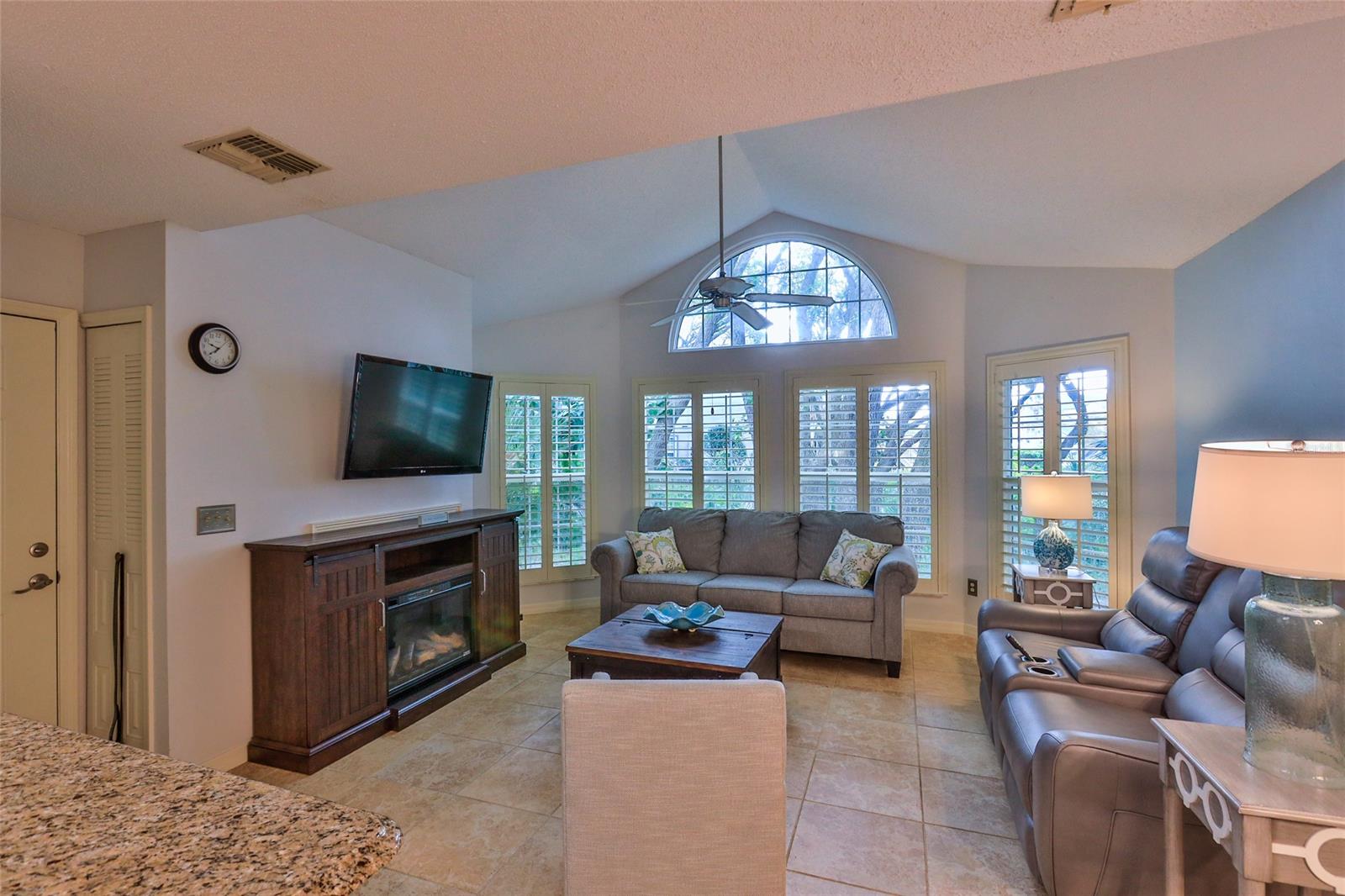 Sun Beach Club Condo Ph 01-03 - Residential