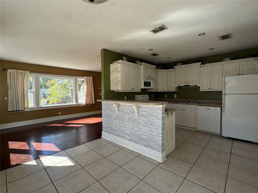 Photo of 79 W Harding Street, Orlando, FL 32806 (MLS # O6357286)