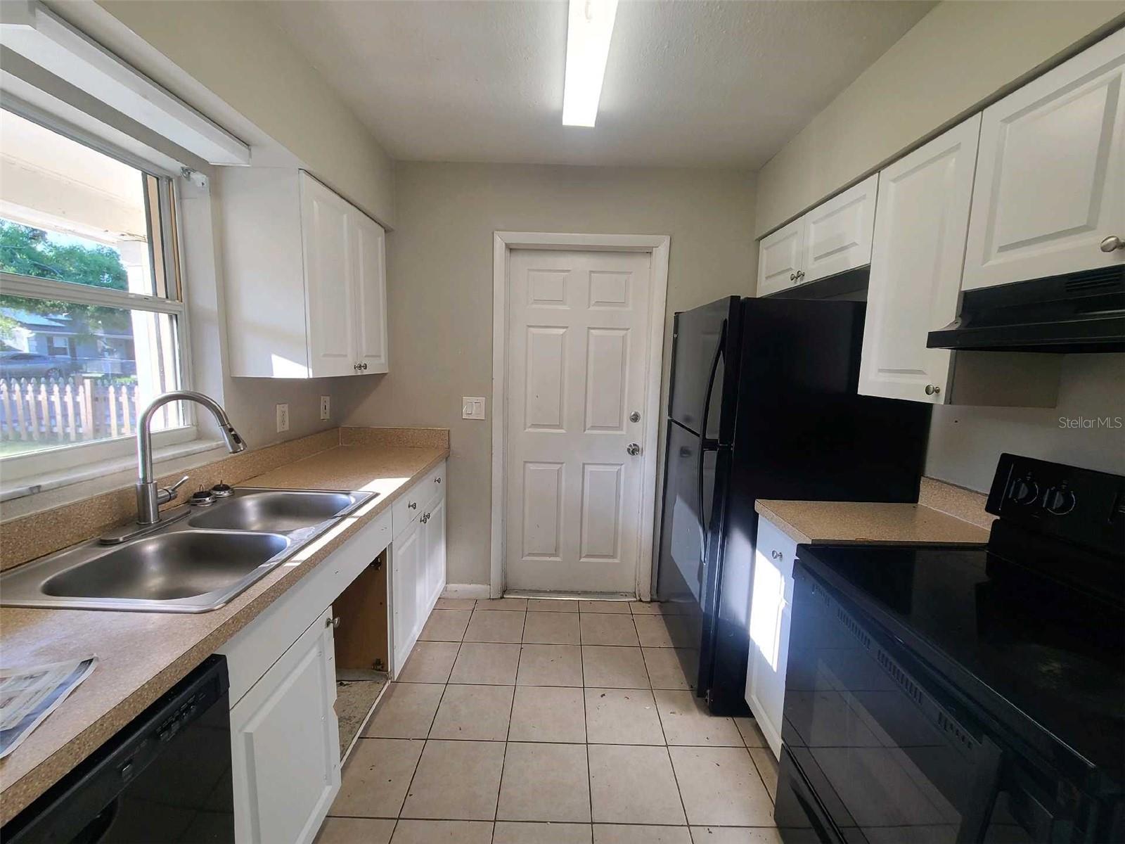3217 DEERFIELD DRIVE