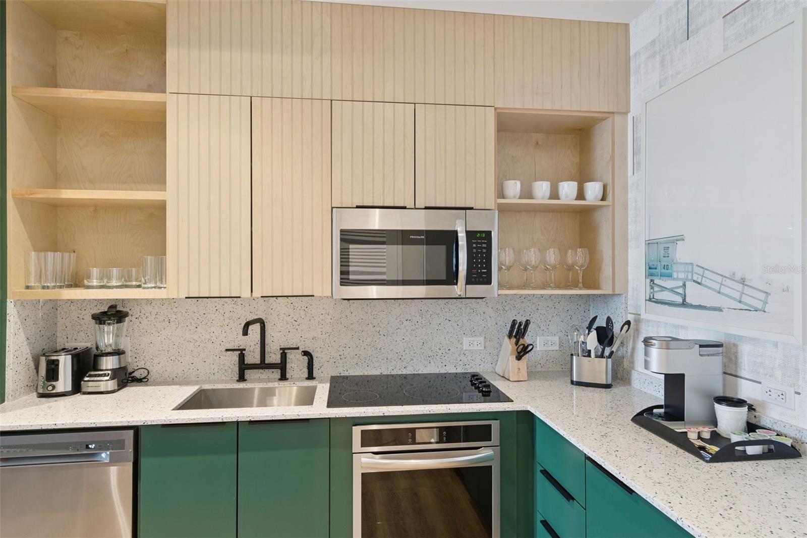 SUNSET WALK HOTEL, EMBASSY SUITES - Residential