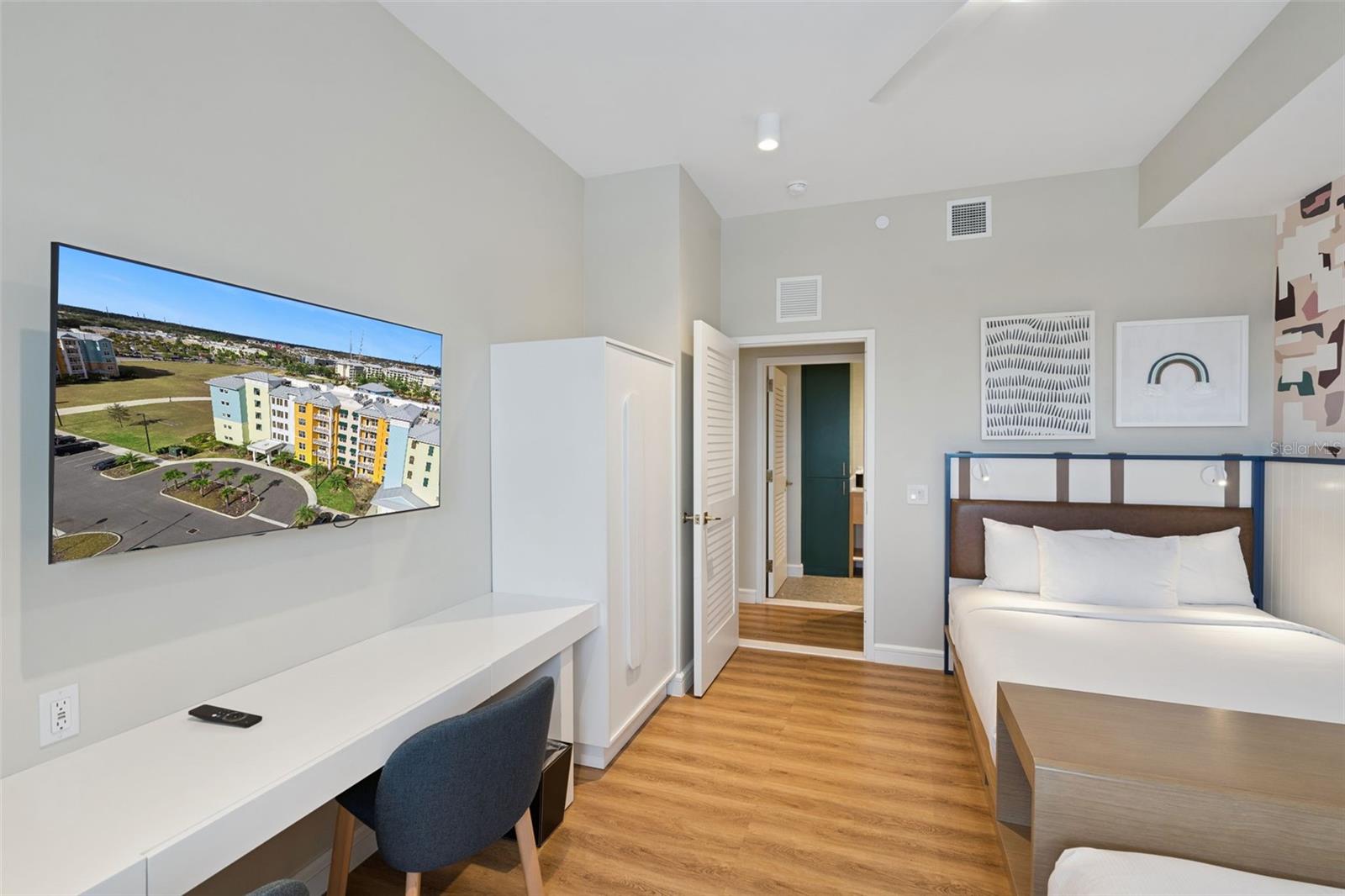 SUNSET WALK HOTEL, EMBASSY SUITES - Residential