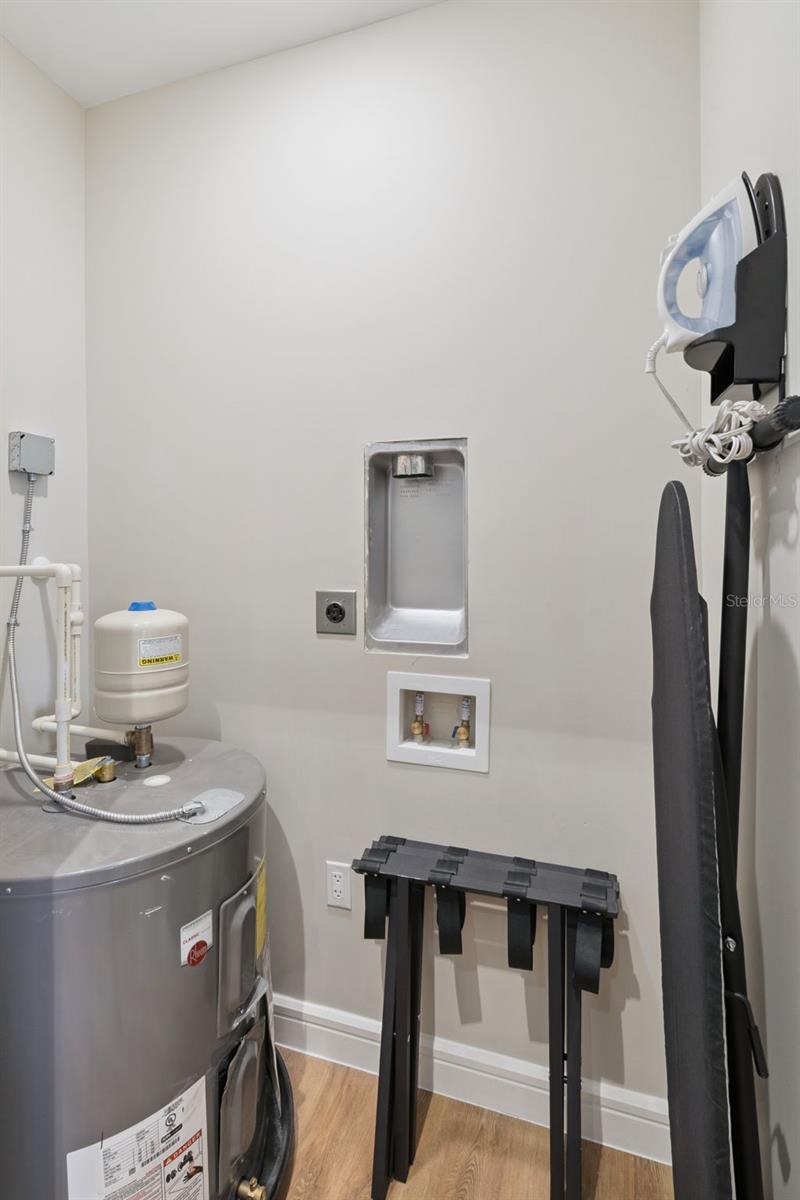 SUNSET WALK HOTEL, EMBASSY SUITES - Residential