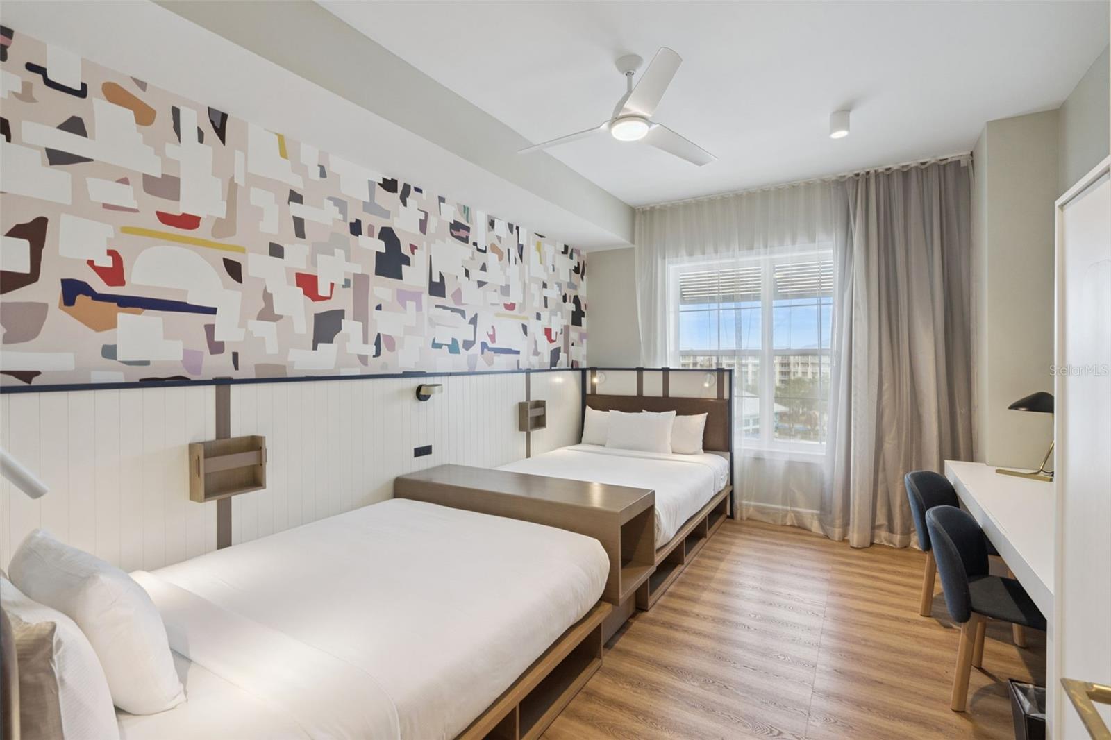 SUNSET WALK HOTEL, EMBASSY SUITES - Residential