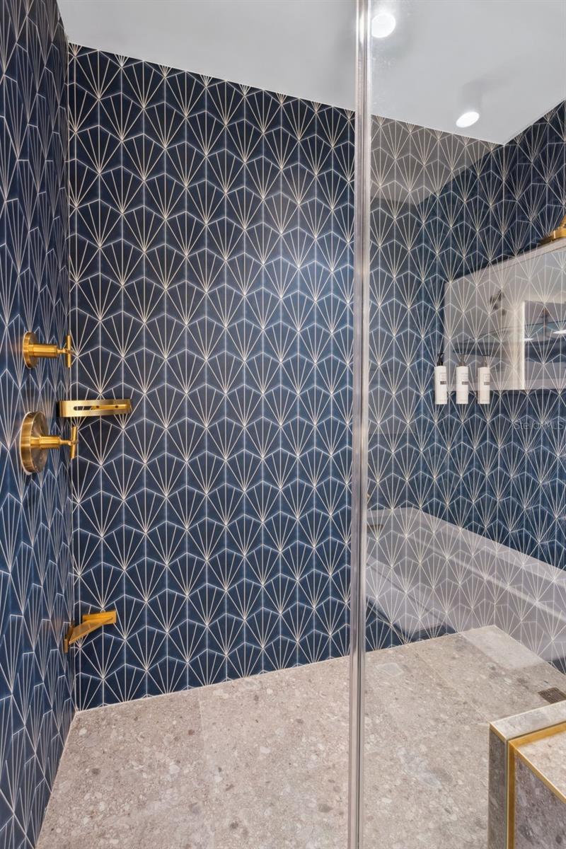 SUNSET WALK HOTEL, EMBASSY SUITES - Residential