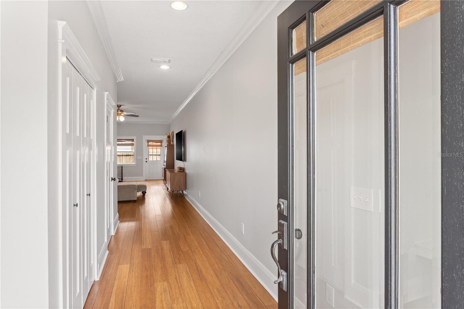 117 W GIDDENS AVENUE