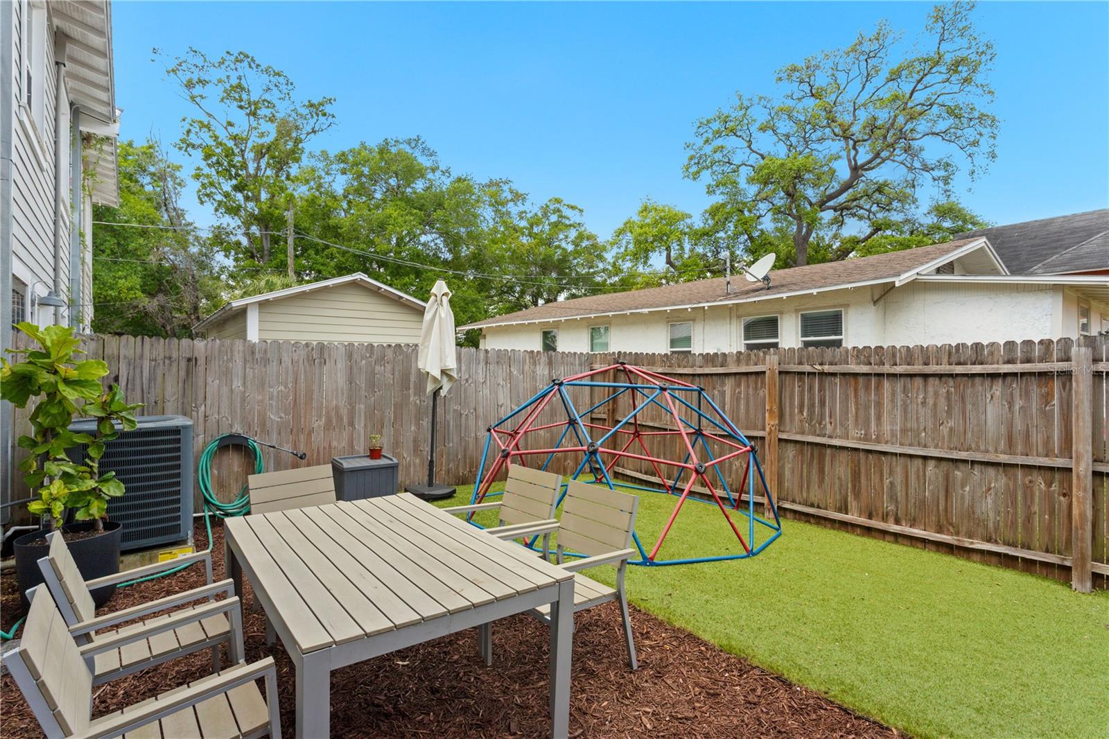 SEMINOLE HEIGHTS TOWNHOMES - Residential