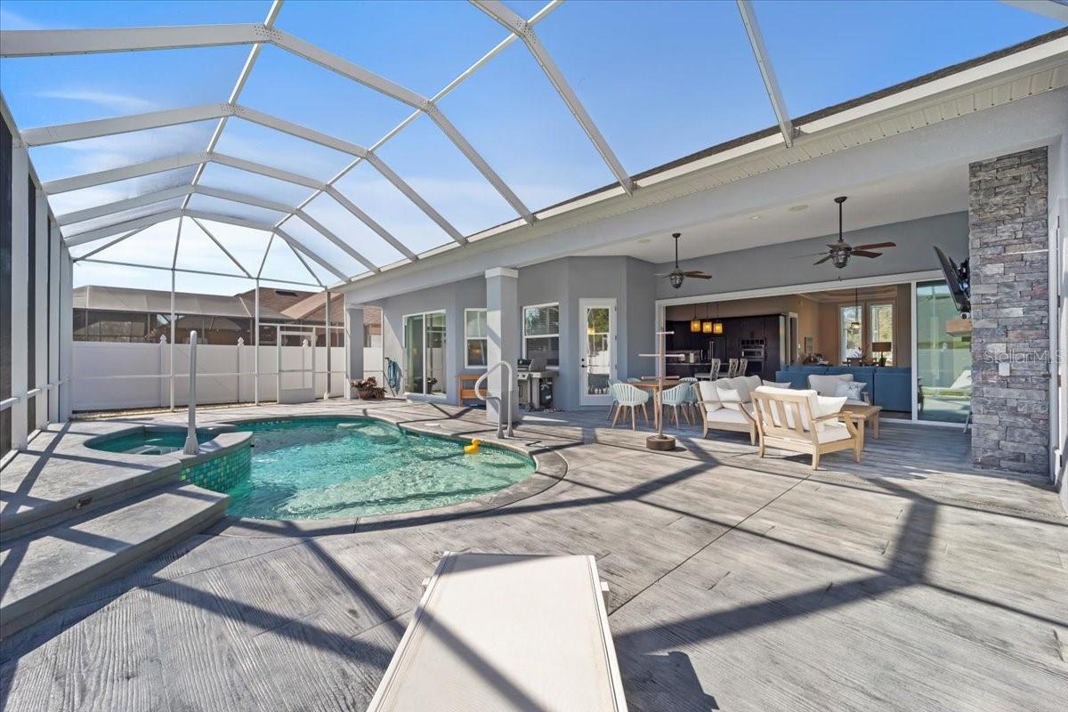 04 FAIRWAYS - Residential