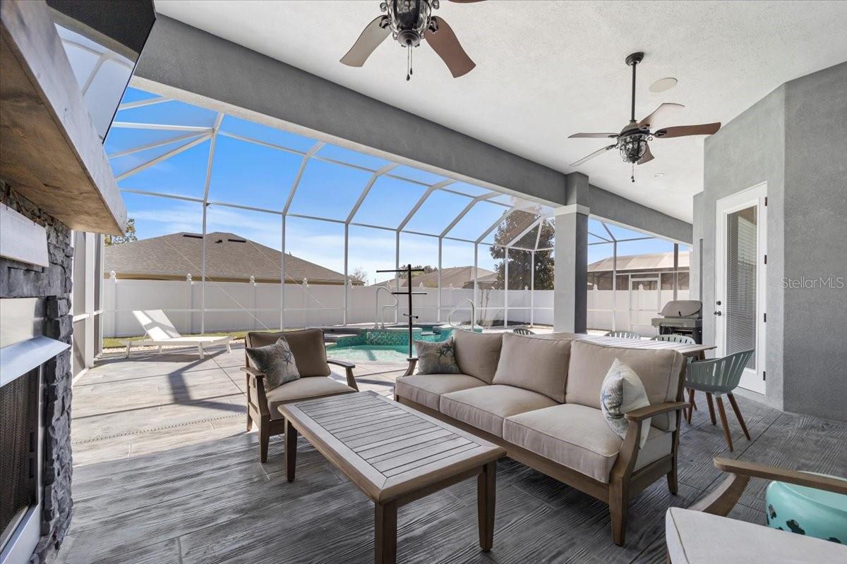 04 FAIRWAYS - Residential