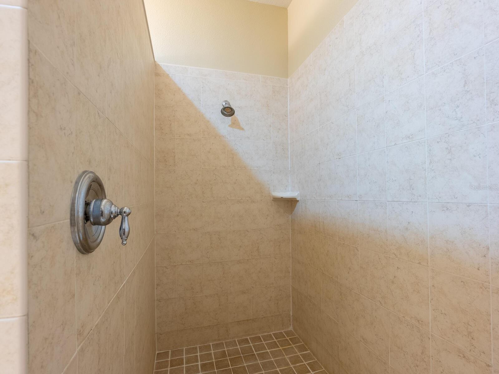 VENETIAN FALLS PH 1 - Residential