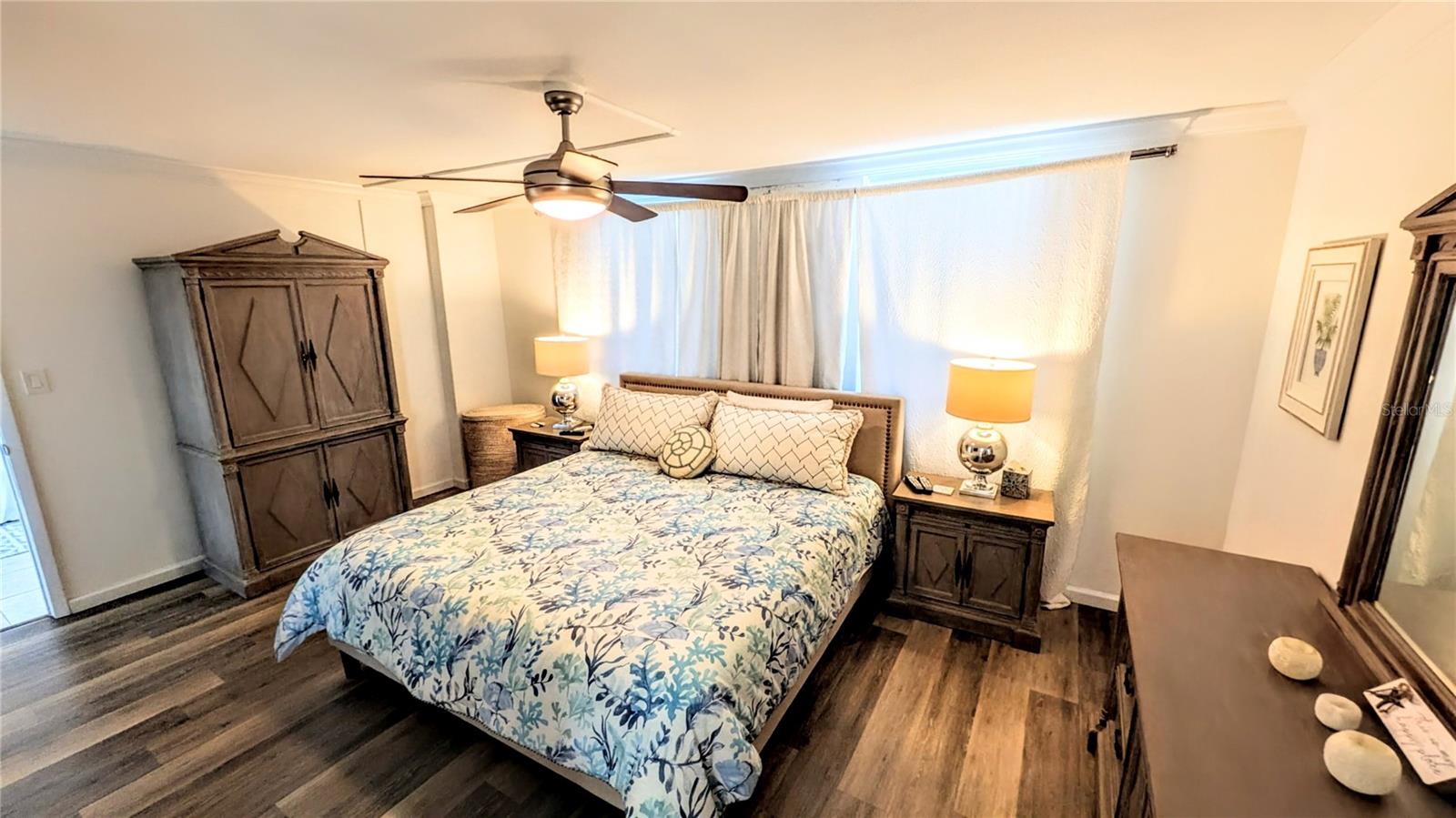 DOLPHIN TOWER - Residential Lease