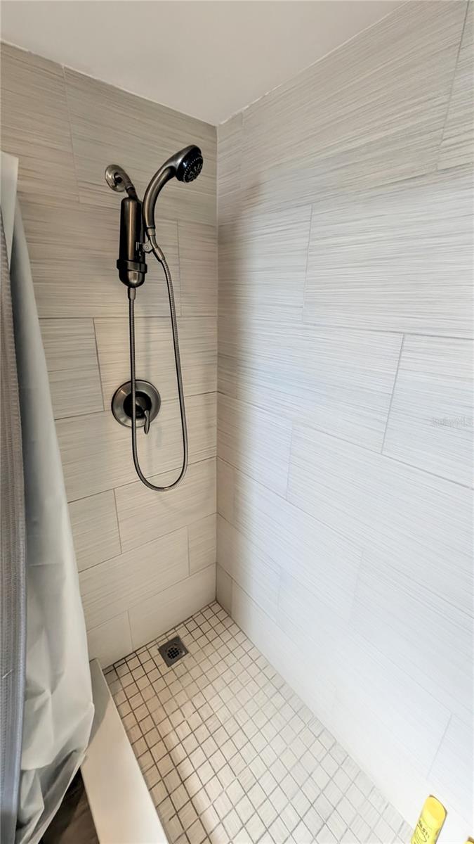 DOLPHIN TOWER - Residential Lease