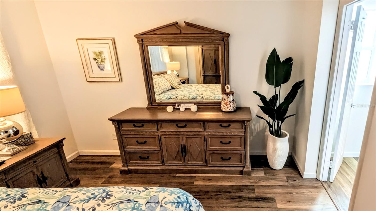 DOLPHIN TOWER - Residential Lease