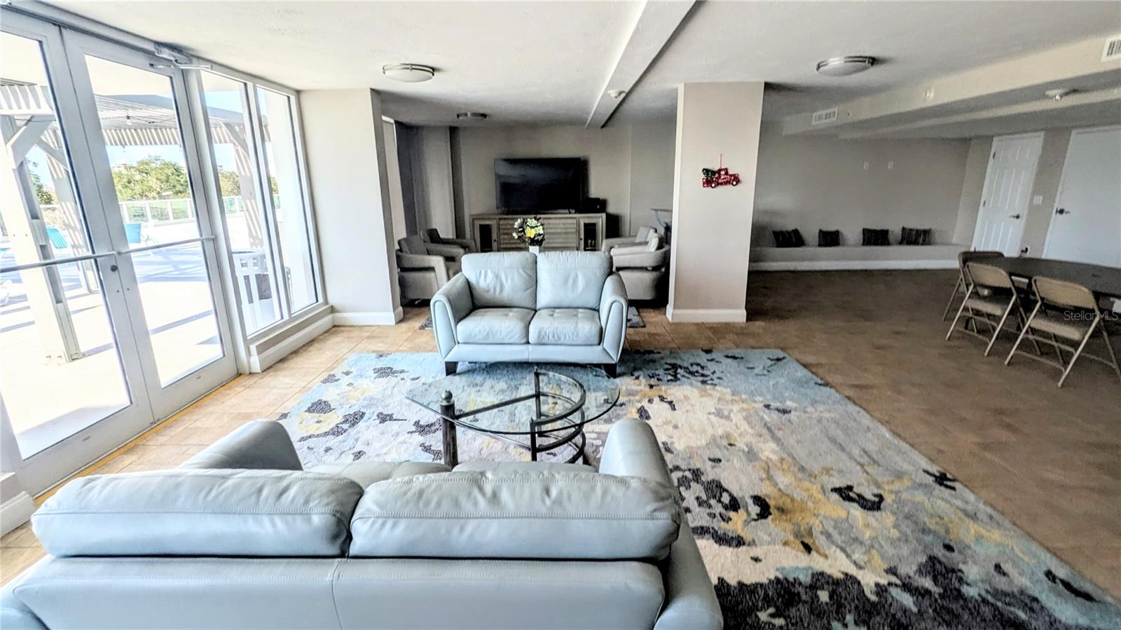 DOLPHIN TOWER - Residential Lease